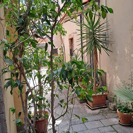 アパート Le Grazie 16 カターニア