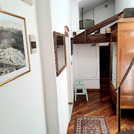 アパート Le Grazie 16 カターニア